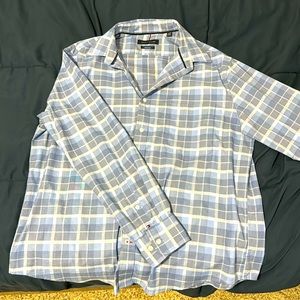 Tommy Hilfiger Button Down Plaid Large